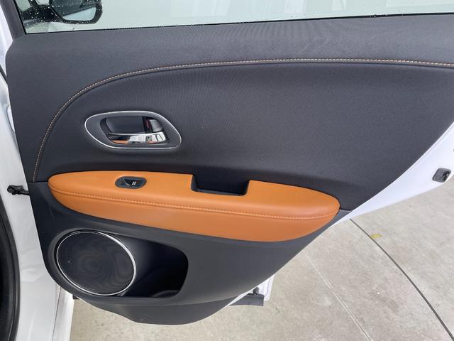 ヴェゼル ハイブリッドＺ　純正ナビ　フルセグＴＶ　バックカメラ　寒冷地仕様　衝突被害軽減ブレーキ　クルーズコントロール　オートＬＥＤヘッドライト　横滑り防止装置　ハーフレザーシート　シートヒーター　ＥＴＣ　ドライブレコーダー（33枚目）