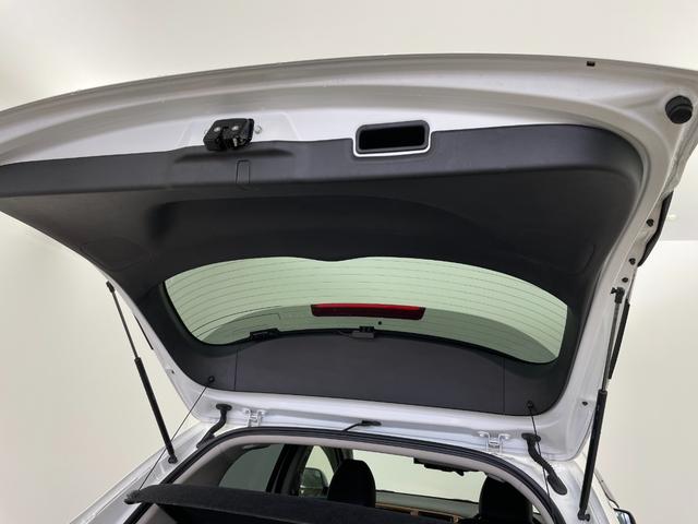 ヴェゼル ハイブリッドＺ　純正ナビ　フルセグＴＶ　バックカメラ　寒冷地仕様　衝突被害軽減ブレーキ　クルーズコントロール　オートＬＥＤヘッドライト　横滑り防止装置　ハーフレザーシート　シートヒーター　ＥＴＣ　ドライブレコーダー（42枚目）