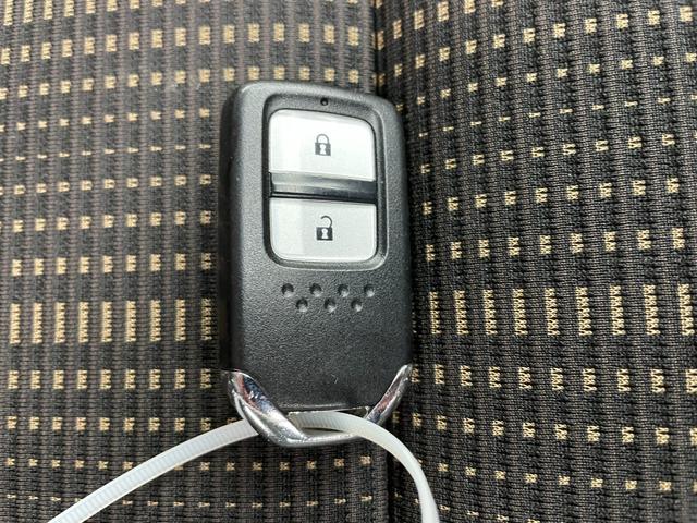 ヴェゼル ハイブリッドＺ　純正ナビ　フルセグＴＶ　バックカメラ　寒冷地仕様　衝突被害軽減ブレーキ　クルーズコントロール　オートＬＥＤヘッドライト　横滑り防止装置　ハーフレザーシート　シートヒーター　ＥＴＣ　ドライブレコーダー（61枚目）