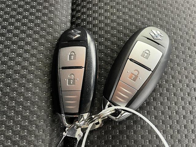 スイフトスポーツ ベースグレード ワンオーナー 社外SDナビ(AM/FM/CD/BT)フルセグTV クルーズコントロール 横滑り防止装置 盗難防止装置 オートライト フロアマット純正 純正AW ドアバイザー フォグランプ 取説/保証書(4枚目)