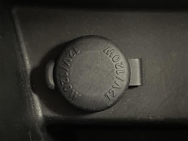 スイフトスポーツ ベースグレード ワンオーナー 社外SDナビ(AM/FM/CD/BT)フルセグTV クルーズコントロール 横滑り防止装置 盗難防止装置 オートライト フロアマット純正 純正AW ドアバイザー フォグランプ 取説/保証書(15枚目)