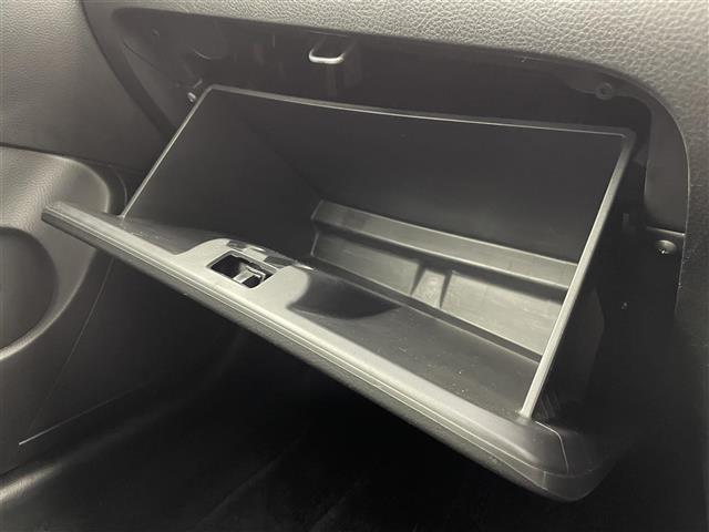 スイフトスポーツ ベースグレード ワンオーナー 社外SDナビ(AM/FM/CD/BT)フルセグTV クルーズコントロール 横滑り防止装置 盗難防止装置 オートライト フロアマット純正 純正AW ドアバイザー フォグランプ 取説/保証書(17枚目)