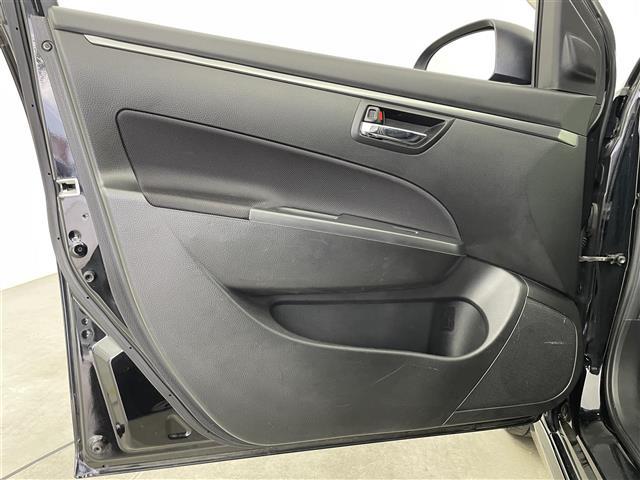 スイフトスポーツ ベースグレード ワンオーナー 社外SDナビ(AM/FM/CD/BT)フルセグTV クルーズコントロール 横滑り防止装置 盗難防止装置 オートライト フロアマット純正 純正AW ドアバイザー フォグランプ 取説/保証書(24枚目)