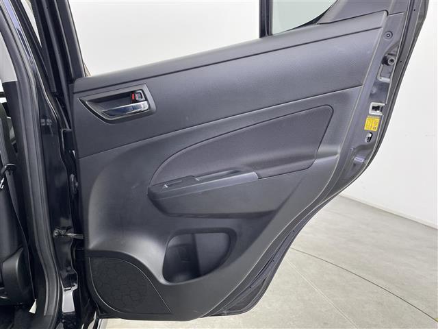 スイフトスポーツ ベースグレード ワンオーナー 社外SDナビ(AM/FM/CD/BT)フルセグTV クルーズコントロール 横滑り防止装置 盗難防止装置 オートライト フロアマット純正 純正AW ドアバイザー フォグランプ 取説/保証書(26枚目)