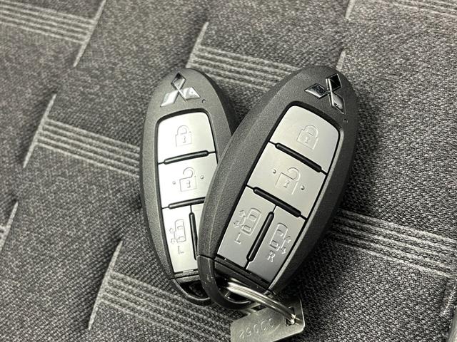 デリカミニ Ｔ　プレミアム　１オナ　純正オーディオ（ＨＤＭＩ　ＢＴ　ＣａｒＰｌａｙ）全周囲　ビルトインＥＴＣ　両側パワスラ（フットオープン）シートヒーター　純正ＡＷ付き冬Ｔセット積込み　ＬＥＤ　ＡＣＣ　衝突軽減　ＭＩパイロット（17枚目）