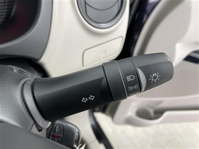 デイズ Ｓ　純正ＳＤナビ　フルセグＴＶ　ＣＤ　ＡＭ　ＦＭ　ハロゲンライト　純正フロアマット　アイドリングストップ　電動格納ミラー　ドアバイザー　リモコンキー　パワーステアリング　パワーウィンドウ　ベンチシート（11枚目）