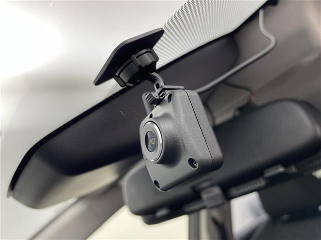 ＲＡＶ４ Ｘ　４ＷＤ　純正ナビ　フルセグＴＶ　バックカメラ　社外１７インチＡＷ付き冬タイヤ積込　トヨタセーフティセンス　ＡＣＣ　プリクラッシュセーフティ　デジタルインナーミラー　ドラレコ　ＥＴＣ　スマートキー×２（2枚目）