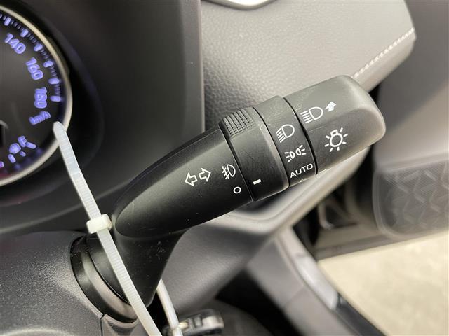 ＲＡＶ４ Ｘ　４ＷＤ　純正ナビ　フルセグＴＶ　バックカメラ　社外１７インチＡＷ付き冬タイヤ積込　トヨタセーフティセンス　ＡＣＣ　プリクラッシュセーフティ　デジタルインナーミラー　ドラレコ　ＥＴＣ　スマートキー×２（12枚目）