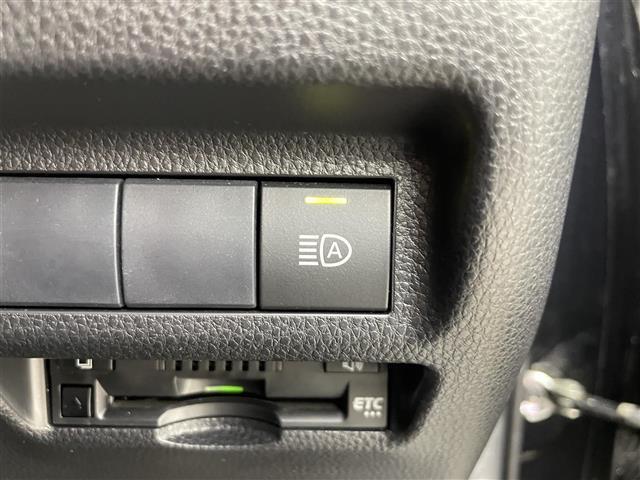 ＲＡＶ４ Ｘ　４ＷＤ　純正ナビ　フルセグＴＶ　バックカメラ　社外１７インチＡＷ付き冬タイヤ積込　トヨタセーフティセンス　ＡＣＣ　プリクラッシュセーフティ　デジタルインナーミラー　ドラレコ　ＥＴＣ　スマートキー×２（14枚目）