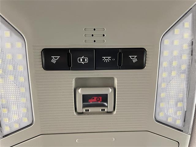 ＲＡＶ４ Ｘ　４ＷＤ　純正ナビ　フルセグＴＶ　バックカメラ　社外１７インチＡＷ付き冬タイヤ積込　トヨタセーフティセンス　ＡＣＣ　プリクラッシュセーフティ　デジタルインナーミラー　ドラレコ　ＥＴＣ　スマートキー×２（15枚目）