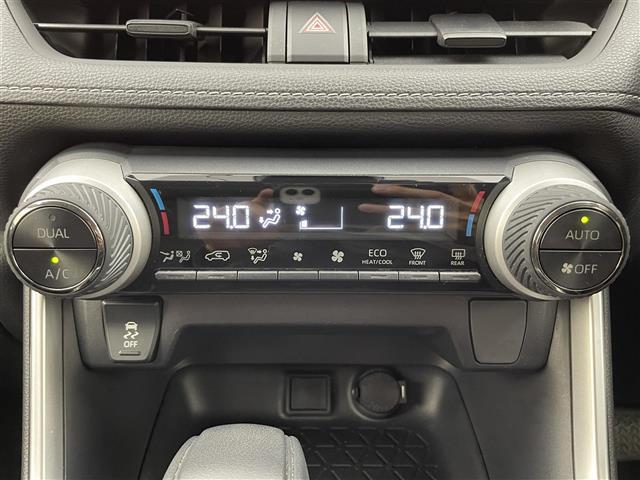 ＲＡＶ４ Ｘ　４ＷＤ　純正ナビ　フルセグＴＶ　バックカメラ　社外１７インチＡＷ付き冬タイヤ積込　トヨタセーフティセンス　ＡＣＣ　プリクラッシュセーフティ　デジタルインナーミラー　ドラレコ　ＥＴＣ　スマートキー×２（16枚目）