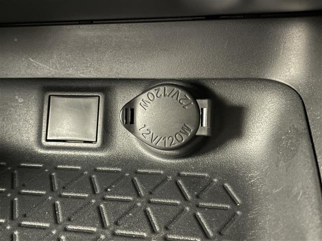 ＲＡＶ４ Ｘ　４ＷＤ　純正ナビ　フルセグＴＶ　バックカメラ　社外１７インチＡＷ付き冬タイヤ積込　トヨタセーフティセンス　ＡＣＣ　プリクラッシュセーフティ　デジタルインナーミラー　ドラレコ　ＥＴＣ　スマートキー×２（18枚目）