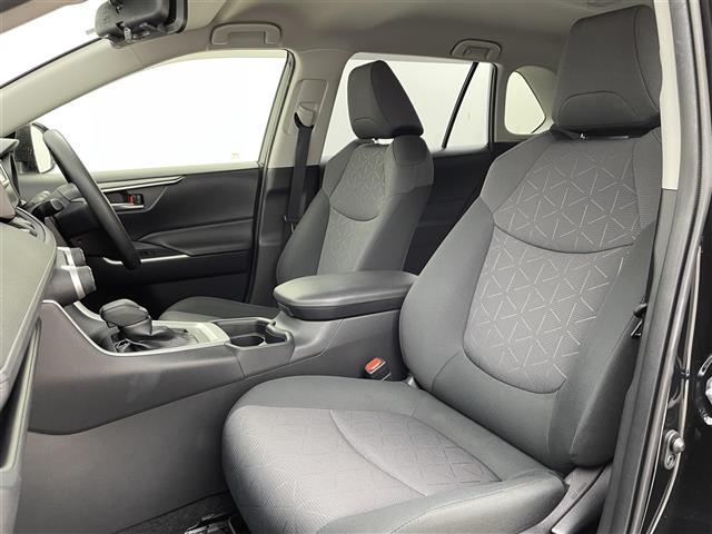 ＲＡＶ４ Ｘ　４ＷＤ　純正ナビ　フルセグＴＶ　バックカメラ　社外１７インチＡＷ付き冬タイヤ積込　トヨタセーフティセンス　ＡＣＣ　プリクラッシュセーフティ　デジタルインナーミラー　ドラレコ　ＥＴＣ　スマートキー×２（24枚目）