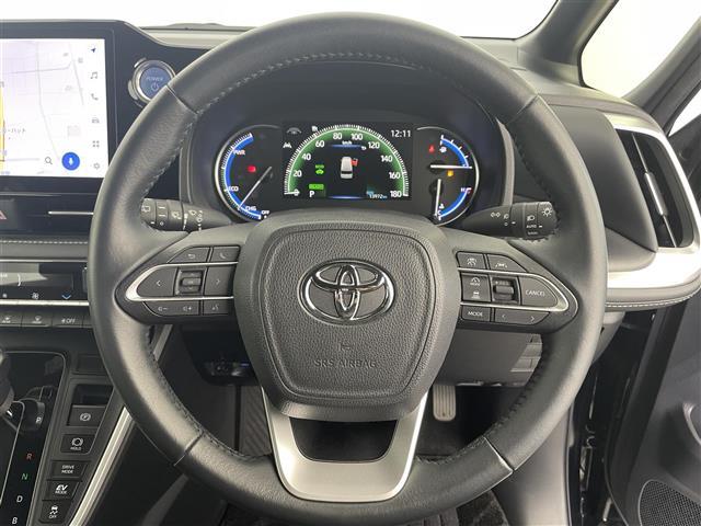 ノア ハイブリッドＳ－Ｚ　ワンオーナー　純正１０．５インチナビ　フルセグＴＶ＋ＣＤ／ＤＶＤデッキ　ＨＤＭＩ　バックカメラ　トヨタセーフティセンス　両側パワースライドドア　ハーフレザー　シートヒーター　ドラレコ　ＥＴＣ２．０（8枚目）