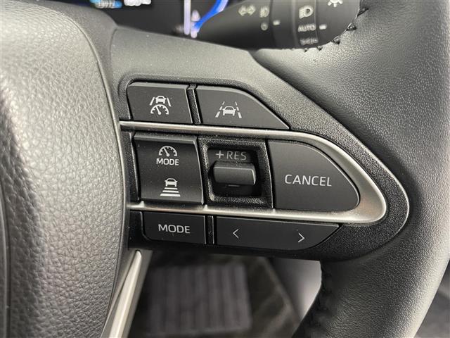 ノア ハイブリッドＳ－Ｚ　ワンオーナー　純正１０．５インチナビ　フルセグＴＶ＋ＣＤ／ＤＶＤデッキ　ＨＤＭＩ　バックカメラ　トヨタセーフティセンス　両側パワースライドドア　ハーフレザー　シートヒーター　ドラレコ　ＥＴＣ２．０（10枚目）