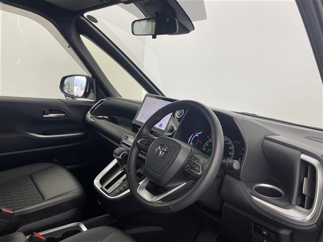 ノア ハイブリッドＳ－Ｚ　ワンオーナー　純正１０．５インチナビ　フルセグＴＶ＋ＣＤ／ＤＶＤデッキ　ＨＤＭＩ　バックカメラ　トヨタセーフティセンス　両側パワースライドドア　ハーフレザー　シートヒーター　ドラレコ　ＥＴＣ２．０（20枚目）