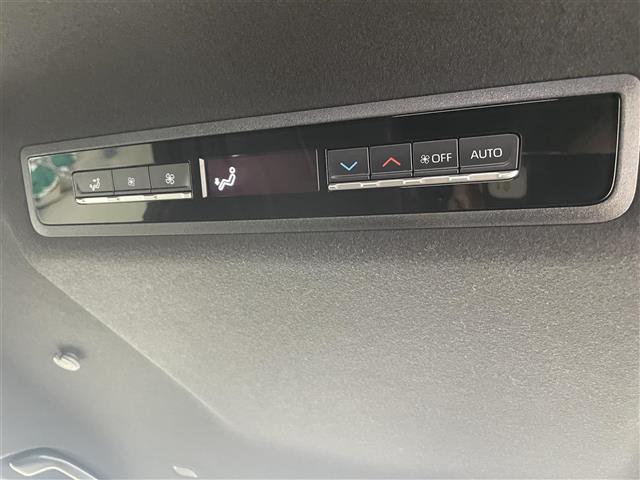 ノア ハイブリッドＳ－Ｚ　ワンオーナー　純正１０．５インチナビ　フルセグＴＶ＋ＣＤ／ＤＶＤデッキ　ＨＤＭＩ　バックカメラ　トヨタセーフティセンス　両側パワースライドドア　ハーフレザー　シートヒーター　ドラレコ　ＥＴＣ２．０（29枚目）