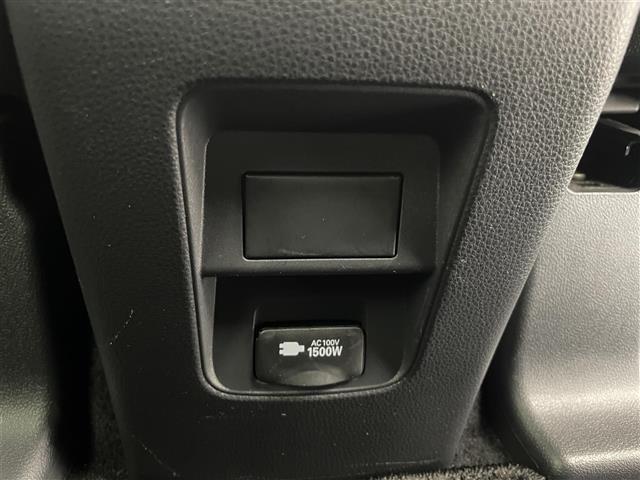 ノア ハイブリッドＳ－Ｚ　ワンオーナー　純正１０．５インチナビ　フルセグＴＶ＋ＣＤ／ＤＶＤデッキ　ＨＤＭＩ　バックカメラ　トヨタセーフティセンス　両側パワースライドドア　ハーフレザー　シートヒーター　ドラレコ　ＥＴＣ２．０（30枚目）