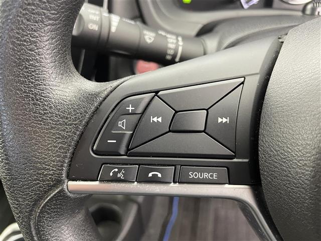 ノート ｅ－パワー　Ｘ　純正ナビ　フルセグＴＶ　アラウンドビューモニター　衝突被害軽減ブレーキ　レーンキープアシスト　オートＬＥＤヘッドライト　横滑り防止装置　コーナーセンサー前後　デジタルインナーミラー　ＥＴＣ　スペアキー（10枚目）