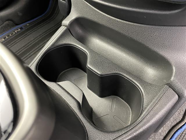 ノート ｅ－パワー　Ｘ　純正ナビ　フルセグＴＶ　アラウンドビューモニター　衝突被害軽減ブレーキ　レーンキープアシスト　オートＬＥＤヘッドライト　横滑り防止装置　コーナーセンサー前後　デジタルインナーミラー　ＥＴＣ　スペアキー（19枚目）