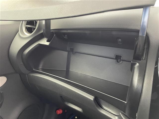 ノート ｅ－パワー　Ｘ　純正ナビ　フルセグＴＶ　アラウンドビューモニター　衝突被害軽減ブレーキ　レーンキープアシスト　オートＬＥＤヘッドライト　横滑り防止装置　コーナーセンサー前後　デジタルインナーミラー　ＥＴＣ　スペアキー（20枚目）