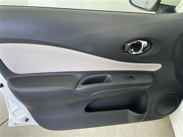 ノート ｅ－パワー　Ｘ　純正ナビ　フルセグＴＶ　アラウンドビューモニター　衝突被害軽減ブレーキ　レーンキープアシスト　オートＬＥＤヘッドライト　横滑り防止装置　コーナーセンサー前後　デジタルインナーミラー　ＥＴＣ　スペアキー（27枚目）