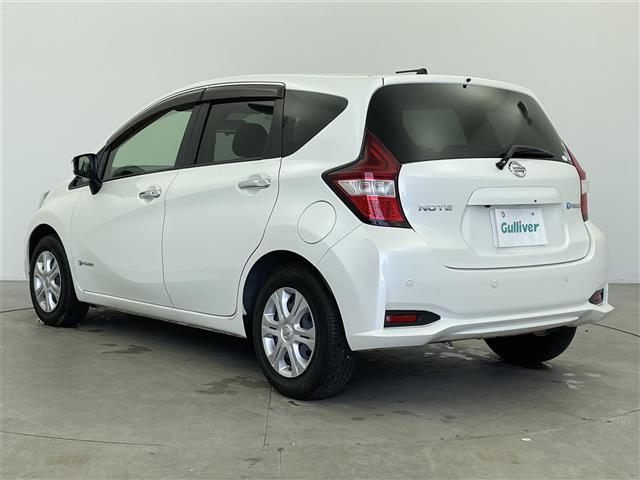 ノート ｅ－パワー　Ｘ　純正ナビ　フルセグＴＶ　アラウンドビューモニター　衝突被害軽減ブレーキ　レーンキープアシスト　オートＬＥＤヘッドライト　横滑り防止装置　コーナーセンサー前後　デジタルインナーミラー　ＥＴＣ　スペアキー（43枚目）