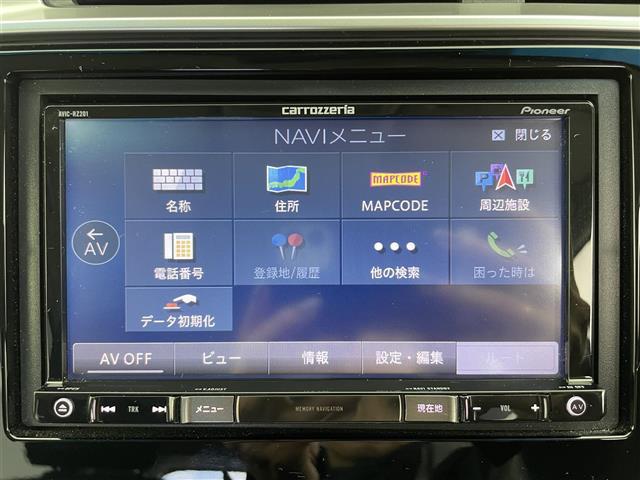 フィットハイブリッド Ｆ　４ＷＤ　社外ＳＤナビ（ＡＶＩＣ－ＲＺ２０１）（ＡＭ／ＦＭ／ＣＤ／ＳＤ）　横滑り防止装置　盗難防止装置　ドライブレコーダー（前方）　ビルトインＥＴＣ　チップアップシート　ドアバイザー　センターコンソール（7枚目）