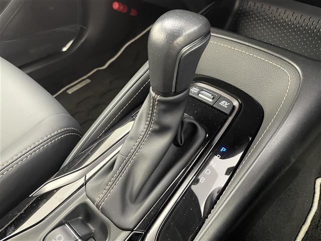 カローラツーリング ハイブリッド　ダブルバイビー　純正１０．５インチディスプレイオーディオ　フルセグＴＶ　ナビ機能　バックカメラ　ＥＴＣ２．０　社外ＡＷ付冬タイヤ車載　ＢＳＭ　トヨタセーフティセンス　ＬＥＤオートハイビーム　モデリスタフルエアロ（17枚目）