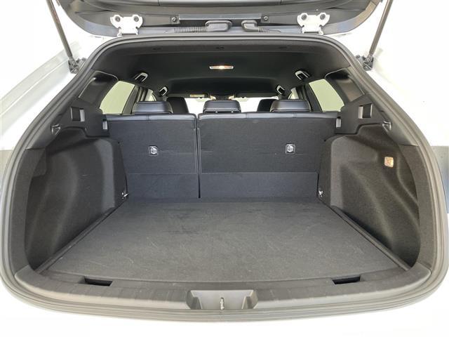 カローラツーリング ハイブリッド　ダブルバイビー　純正１０．５インチディスプレイオーディオ　フルセグＴＶ　ナビ機能　バックカメラ　ＥＴＣ２．０　社外ＡＷ付冬タイヤ車載　ＢＳＭ　トヨタセーフティセンス　ＬＥＤオートハイビーム　モデリスタフルエアロ（32枚目）