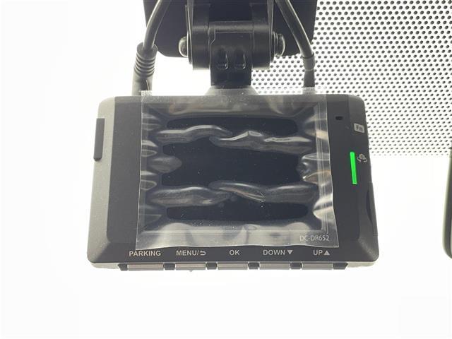 ノア Ｓｉ　ダブルバイビーＩＩＩ　純正ナビ　フルセグＴＶ　Ｂｌｕｅｔｏｏｔｈ　バックカメラ　純正フリップダウンモニター　ＥＴＣ　両側パワースライドドア　ＬＥＤオートライト　オートハイビーム　トヨタセーフティセンス　ハーフレザーシート（3枚目）