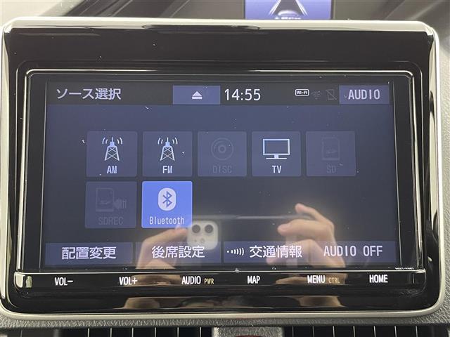 ノア Ｓｉ　ダブルバイビーＩＩＩ　純正ナビ　フルセグＴＶ　Ｂｌｕｅｔｏｏｔｈ　バックカメラ　純正フリップダウンモニター　ＥＴＣ　両側パワースライドドア　ＬＥＤオートライト　オートハイビーム　トヨタセーフティセンス　ハーフレザーシート（5枚目）
