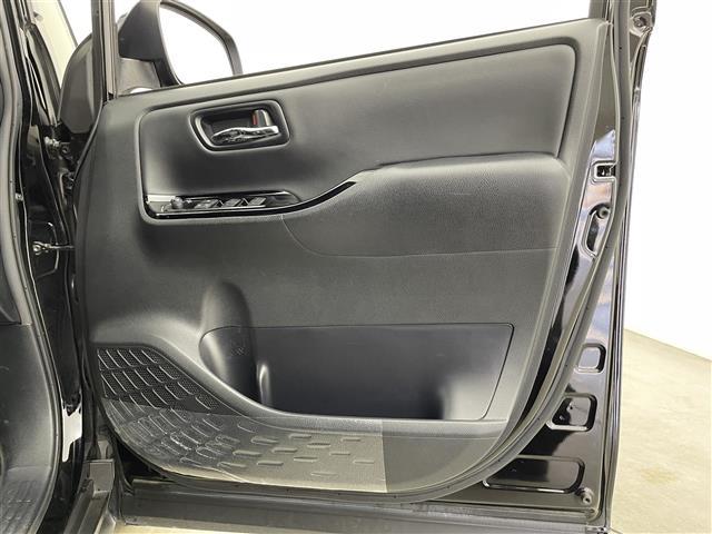 ノア Ｓｉ　ダブルバイビーＩＩＩ　純正ナビ　フルセグＴＶ　Ｂｌｕｅｔｏｏｔｈ　バックカメラ　純正フリップダウンモニター　ＥＴＣ　両側パワースライドドア　ＬＥＤオートライト　オートハイビーム　トヨタセーフティセンス　ハーフレザーシート（21枚目）