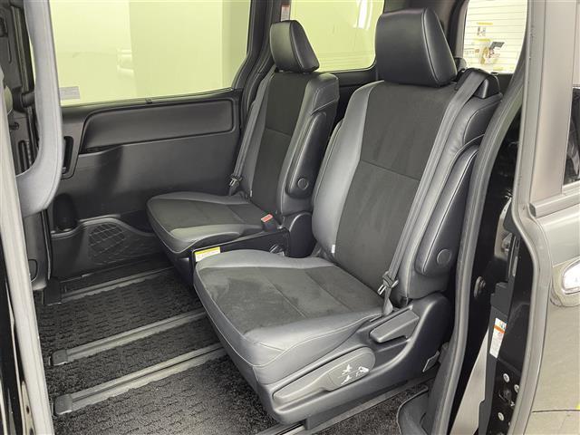 ノア Ｓｉ　ダブルバイビーＩＩＩ　純正ナビ　フルセグＴＶ　Ｂｌｕｅｔｏｏｔｈ　バックカメラ　純正フリップダウンモニター　ＥＴＣ　両側パワースライドドア　ＬＥＤオートライト　オートハイビーム　トヨタセーフティセンス　ハーフレザーシート（26枚目）