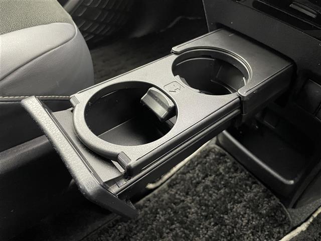 ノア Ｓｉ　ダブルバイビーＩＩＩ　純正ナビ　フルセグＴＶ　Ｂｌｕｅｔｏｏｔｈ　バックカメラ　純正フリップダウンモニター　ＥＴＣ　両側パワースライドドア　ＬＥＤオートライト　オートハイビーム　トヨタセーフティセンス　ハーフレザーシート（30枚目）