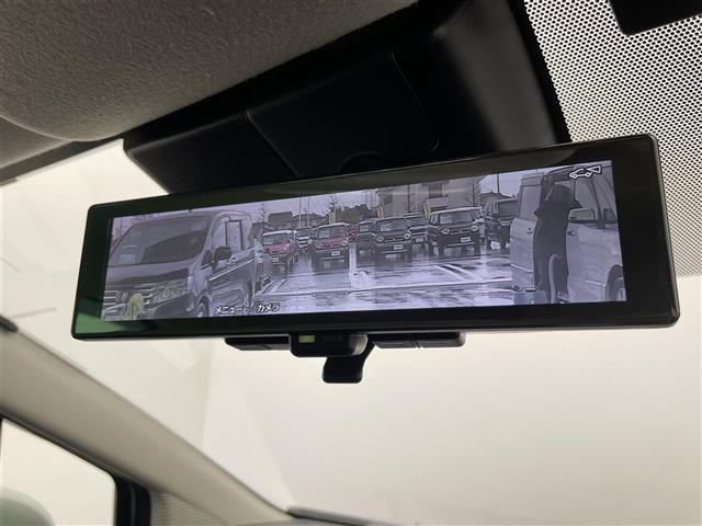 ノート Ｓ　ＦＯＵＲ　純正ナビ　全方位カメラ　ＥＴＣ　シートヒーター　ブラインドスポットモニター　デジタルインナーミラー　衝突被害軽減システム　コーナーセンサー　横滑り防止装置　オートハロゲンライト　ハンドルヒーター（3枚目）