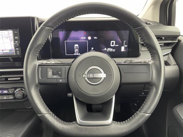 ノート Ｓ　ＦＯＵＲ　純正ナビ　全方位カメラ　ＥＴＣ　シートヒーター　ブラインドスポットモニター　デジタルインナーミラー　衝突被害軽減システム　コーナーセンサー　横滑り防止装置　オートハロゲンライト　ハンドルヒーター（9枚目）