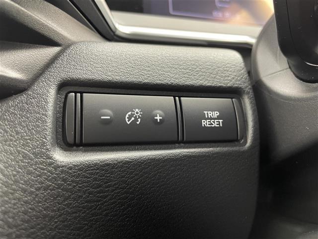 ノート Ｓ　ＦＯＵＲ　純正ナビ　全方位カメラ　ＥＴＣ　シートヒーター　ブラインドスポットモニター　デジタルインナーミラー　衝突被害軽減システム　コーナーセンサー　横滑り防止装置　オートハロゲンライト　ハンドルヒーター（14枚目）