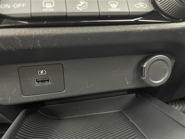 ノート Ｓ　ＦＯＵＲ　純正ナビ　全方位カメラ　ＥＴＣ　シートヒーター　ブラインドスポットモニター　デジタルインナーミラー　衝突被害軽減システム　コーナーセンサー　横滑り防止装置　オートハロゲンライト　ハンドルヒーター（21枚目）