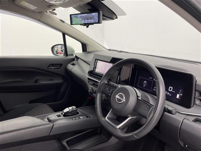 ノート Ｓ　ＦＯＵＲ　純正ナビ　全方位カメラ　ＥＴＣ　シートヒーター　ブラインドスポットモニター　デジタルインナーミラー　衝突被害軽減システム　コーナーセンサー　横滑り防止装置　オートハロゲンライト　ハンドルヒーター（23枚目）