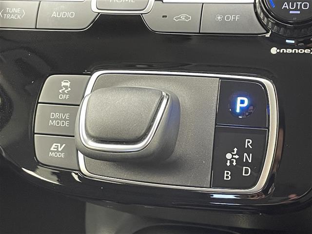 アクア Ｚ　純正１０型ディスプレイオーディオ　全方位カメラ　ドライブレコーダー　ＥＴＣ　ブラインドスポットモニター　衝突被害軽減システム　レーダークルーズコントロール　コーナーセンサー　純正アルミホイール　保証書（18枚目）