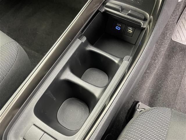 アクア Ｚ　純正１０型ディスプレイオーディオ　全方位カメラ　ドライブレコーダー　ＥＴＣ　ブラインドスポットモニター　衝突被害軽減システム　レーダークルーズコントロール　コーナーセンサー　純正アルミホイール　保証書（30枚目）