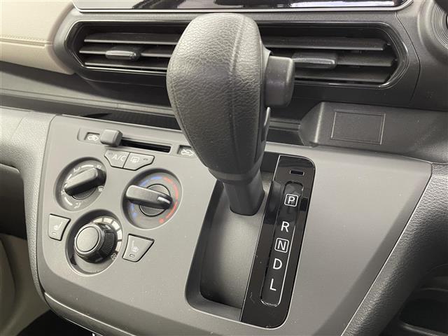 ｅＫワゴン Ｍ　カーオーディオ　ラジオ／ＣＤ／ＡＵＸ　衝突被害軽減ブレーキ　コーナーセンサー前後　横滑り防止装置　ＡＢＳ　シートヒーター　リモコンキー　社外フロアマット　ベンチシート　アイドリングストップ　ドアバイザ（10枚目）