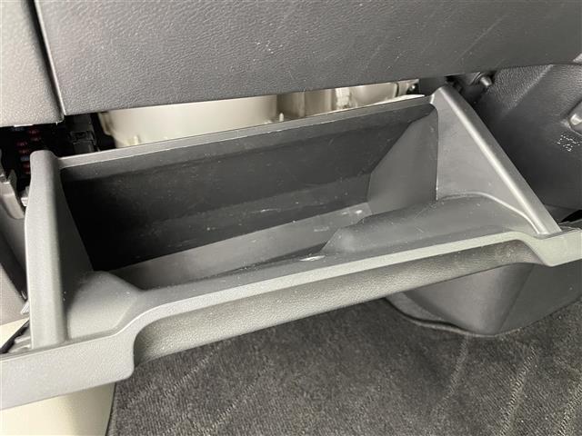 ｅＫワゴン Ｍ　カーオーディオ　ラジオ／ＣＤ／ＡＵＸ　衝突被害軽減ブレーキ　コーナーセンサー前後　横滑り防止装置　ＡＢＳ　シートヒーター　リモコンキー　社外フロアマット　ベンチシート　アイドリングストップ　ドアバイザ（27枚目）