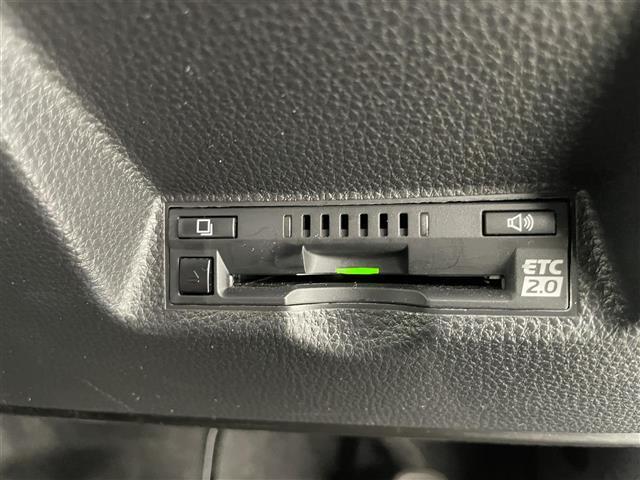 ヤリス ハイブリッドＺ　純正ディスプレイオーディオ　全方位カメラ　ドライブレコーダー　ＥＴＣ　シートヒーター　ハンドルヒーター　ブラインドスポットモニター　トヨタセーフティセンス　コーナーセンサー　モデリスタアルミホイール（7枚目）