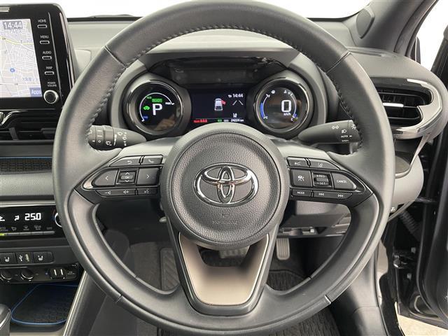 ヤリス ハイブリッドＺ　純正ディスプレイオーディオ　全方位カメラ　ドライブレコーダー　ＥＴＣ　シートヒーター　ハンドルヒーター　ブラインドスポットモニター　トヨタセーフティセンス　コーナーセンサー　モデリスタアルミホイール（8枚目）