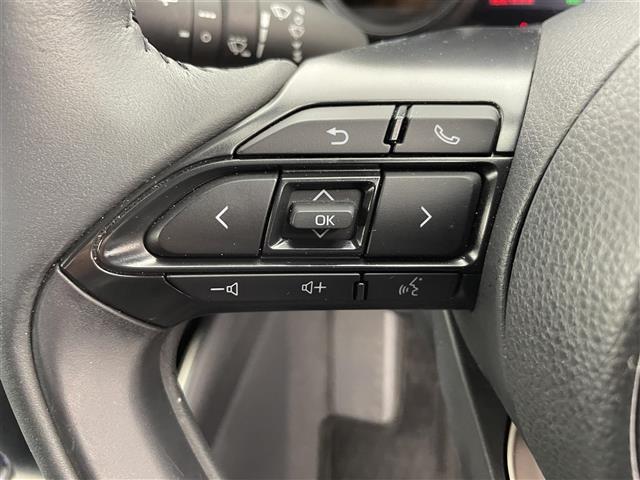 ヤリス ハイブリッドＺ　純正ディスプレイオーディオ　全方位カメラ　ドライブレコーダー　ＥＴＣ　シートヒーター　ハンドルヒーター　ブラインドスポットモニター　トヨタセーフティセンス　コーナーセンサー　モデリスタアルミホイール（9枚目）