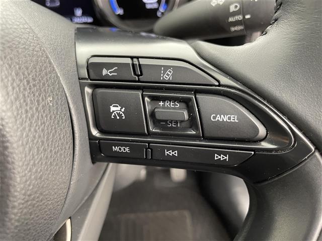 ヤリス ハイブリッドＺ　純正ディスプレイオーディオ　全方位カメラ　ドライブレコーダー　ＥＴＣ　シートヒーター　ハンドルヒーター　ブラインドスポットモニター　トヨタセーフティセンス　コーナーセンサー　モデリスタアルミホイール（10枚目）