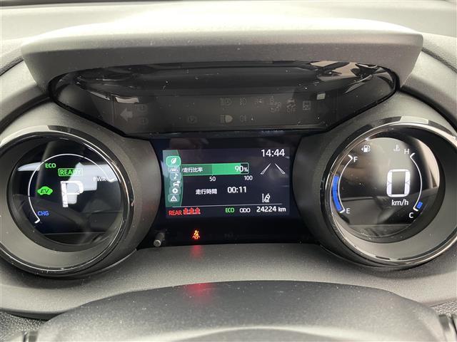 ヤリス ハイブリッドＺ　純正ディスプレイオーディオ　全方位カメラ　ドライブレコーダー　ＥＴＣ　シートヒーター　ハンドルヒーター　ブラインドスポットモニター　トヨタセーフティセンス　コーナーセンサー　モデリスタアルミホイール（13枚目）