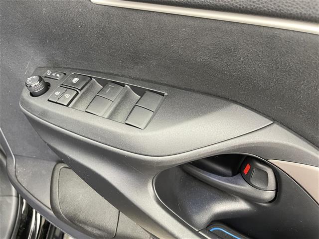 ヤリス ハイブリッドＺ　純正ディスプレイオーディオ　全方位カメラ　ドライブレコーダー　ＥＴＣ　シートヒーター　ハンドルヒーター　ブラインドスポットモニター　トヨタセーフティセンス　コーナーセンサー　モデリスタアルミホイール（16枚目）